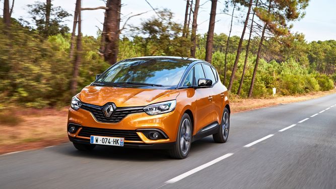 Renault Mercedes lanzan fabricado