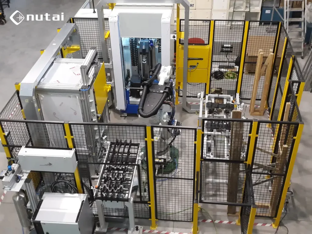 What is a robotic cell and what is it used for in the industry? 1 INSTALACION DESDE ARRIBA scaled
