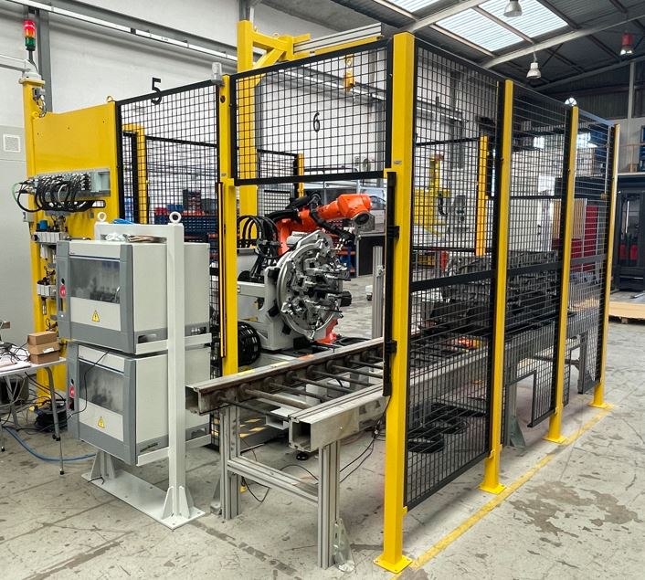 What is a robotic cell and what is it used for in the industry? 2 Robotic cell