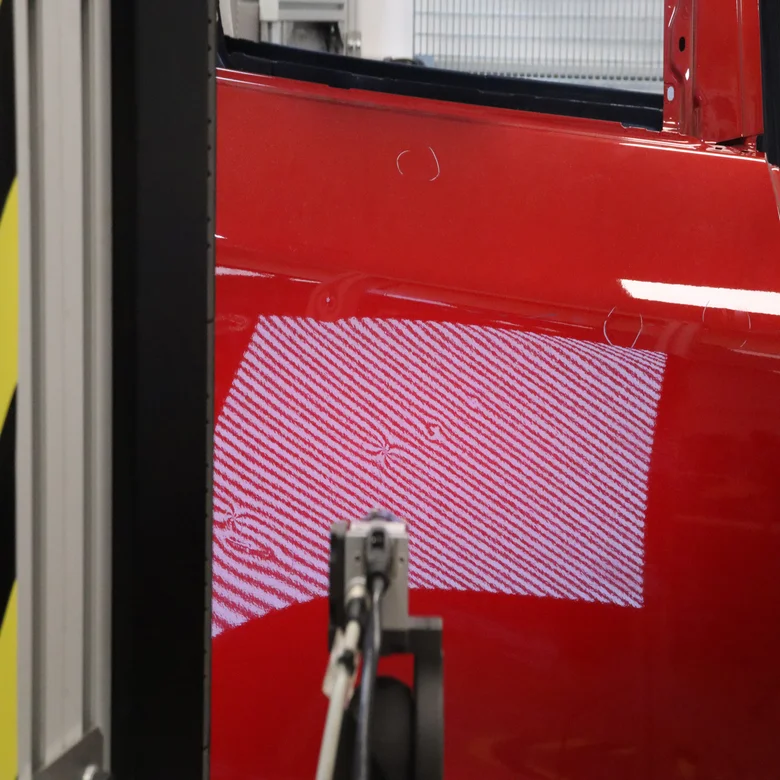 Inspección de chapa pintada mediante visión artificial y deflectometría